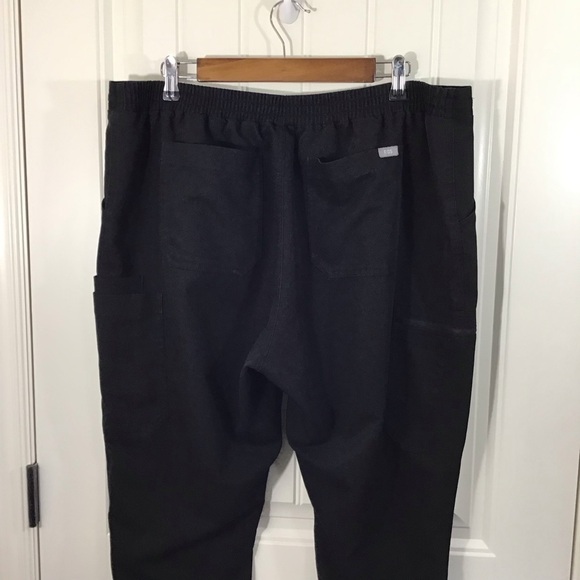 FIGS Yola Skinny Scrub Pants in Black Size XLarge Petite. - Picture 7 of 11